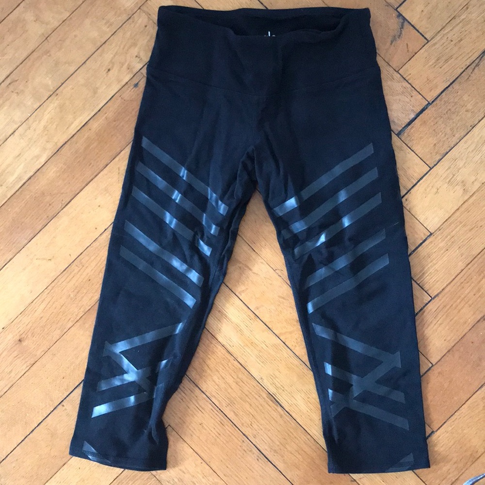 Workout wardrobe staple! Alo black moto capri!